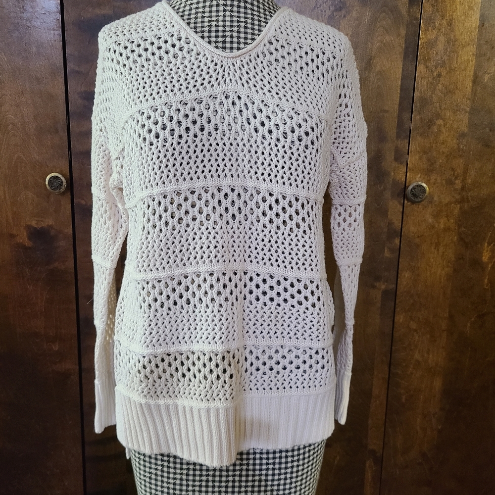 NWOT Universal Thread Sweater